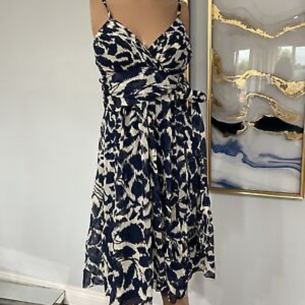 BCBG MaxAzria Size 4 Blue /creamSilk Dress Empire Fit Flare Sleeveless Knee
